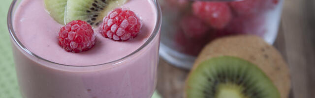 Smoothie sa malinama i kivijem