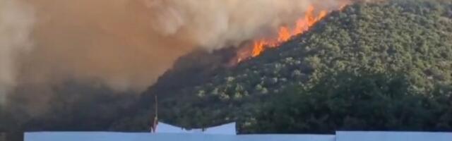 Bukti požar iznad Čanja: Vatra se proširila od zapaljenog auta?! (VIDEO)