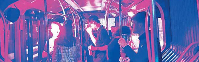 „Пар­ти ауто­бус” до­пу­то­вао из фил­мо­ва