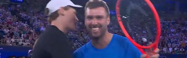 Šok, amater pobedio Sinera na AO, italijanski teniser doživeo tešku blamažu