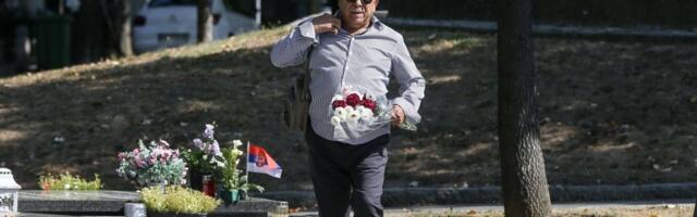 Bivša supruga poznatog pevača izvršila samoubistvo - Za njenu smrt saznao slučajno