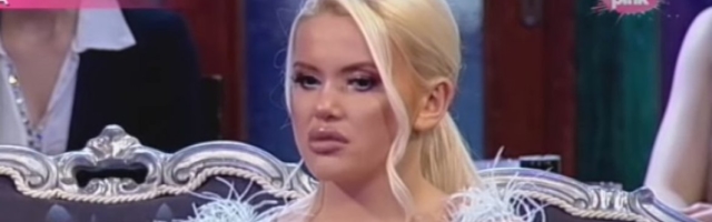 (FOTO) Preterala sa hijaluronom: Sanja Stanković potpuno izobličena, posle silnog bockanja sada ovako izgleda!