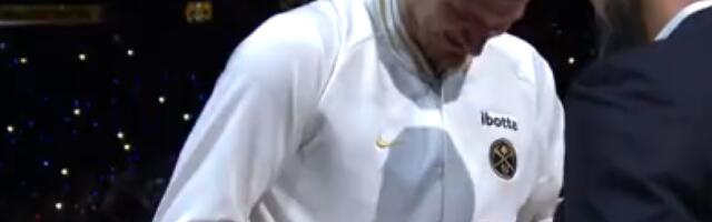 Kako i dolikuje ! Ovako je Jokić uručen šampionski prsten (VIDEO)