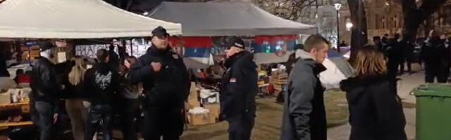 Situacija ispred Predsedništva: Policajci na sve strane, studenti 2.0 se povukli (VIDEO)