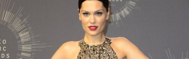 "Idem da pobedim rak": Poznata pevačica održala poslednji koncert i povukla se sa scene