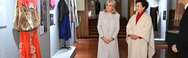 Peng Lijuan i Brižit Makron posetile Narodno pozorište umetnosti Pekinga