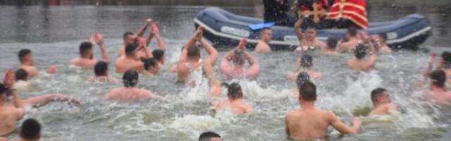 AKO SE NISTE PREGLEDALI KOD DOKTORA NE SKAČITE U LEDENU VODU PO ČASNI KRST! Jedna greška može biti fatalna!