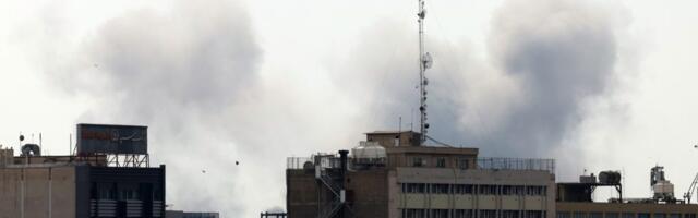 Iran preti američkim kompanijama u Zalivu: Na meti Majkrosoft, Gugl, Epl, Tesla