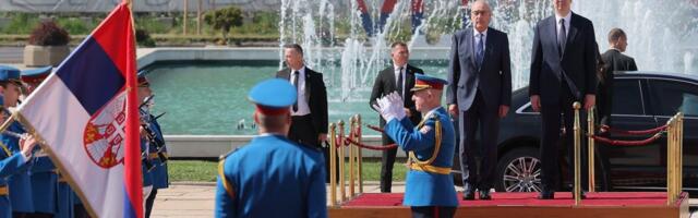 Vučić dočekao švajcarskog predsednika uz Gardu, himnu i crveni tepih: Parmelan se naklonio srpskoj zastavi (FOTO/VIDEO)