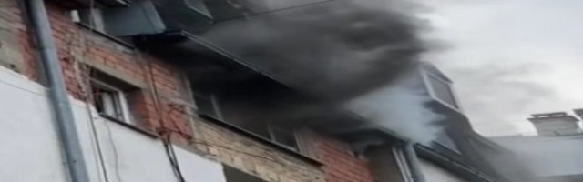 UGAŠEN POŽAR U CENTRU BEOGRADA! Dim je pokuljao iz stana, a komšije u strahu istrčale na ulicu. EVO ŠTA JE ZAPALILO KUHINJU I TERASU/VIDEO/