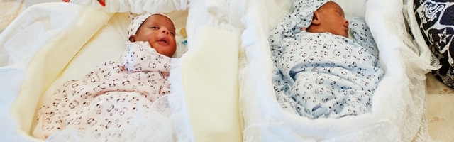 Nigerijka u 68. godini prvi put postala majka i rodila blizance