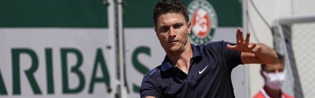 PRVA POBEDA ZA SRPSKE TENISERE NA ROLAN GAROSU! Kecmanović LOŠE krenuo ali BRUTALNO završio!