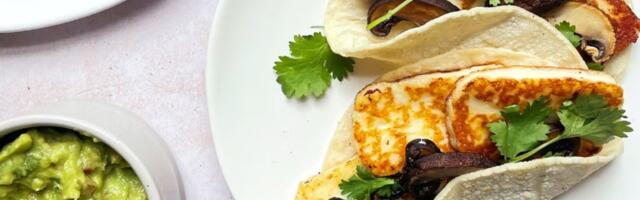 Takosi sa karamelizovanim pečurkama i halumi sirom