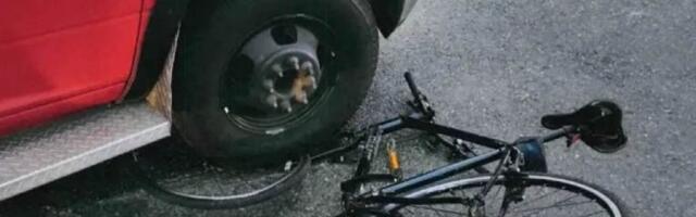 NESREĆA KOD KAĆA! Poginuo biciklista!