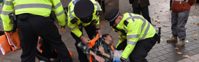 NAPAD NOŽEM U CENTRU GRADA: Jedan muškarac ubijen, drugi teško povređen