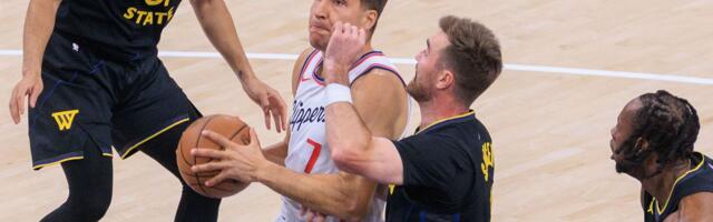 Au, šta je pogodio Bogdanović: Srbin ubacio trojku sa pola terena i ostavio Amerikance u čudu /VIDEO/