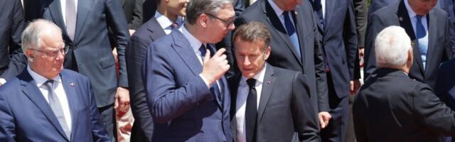 Blokaderski urednik upetljan u sopstvenim lažima: Tvrdi da je Vučićeva poseta Tivtu nebitna, a istovremeno...