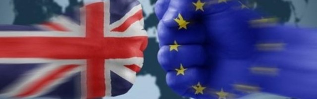 VAKCINE ASTRAZENEKA EFIKASNE SAMO 8 ODSTO?! Bukti rat, Britanci optužuju Nemce da u "Ruskom stilu" plasiraju LAŽI!