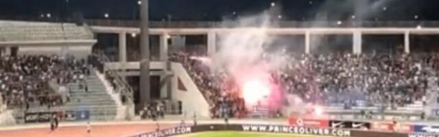 ŠIPTARI IMALI PAKLEN DOČEK U GRČKOJ! Pokazali im srpske zastave, zviždali himni, gađali ih bakljama... (VIDEO)