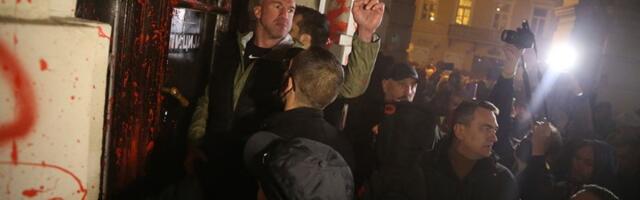 Kako da prepoznate policajca u civilu na protestu