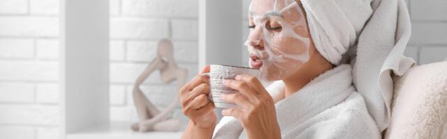 Jedna jutarnja navika zbog koje koža izgleda umorno a svi je radimo