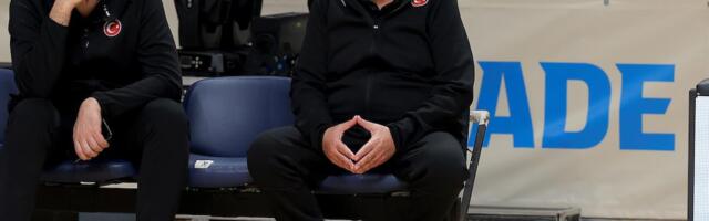 EVO KAKO JE ATAMAN DOČEKAN USRED BEOGRADA! Kada je zakoračio na parket Pionira...(VIDEO)