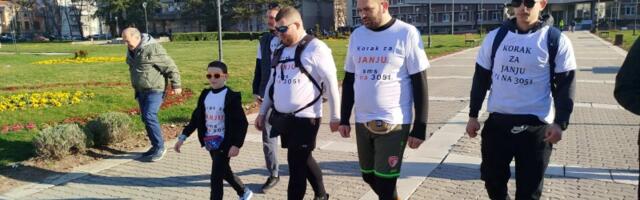 KILOMETRI NADE: Osmogodišnji Jakov sa tatom krenuo peške za Beograd da pomogne sestri Janji