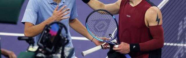 Medvedev u polufinalu, ali svet bruji o "krađi": Britanac pobesneo zbog ove sudijske odluke, Rus se izvinjavao na mreži /VIDEO/