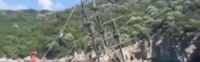 Potonuo brod sa 148 putnika, među njima i deca (VIDEO)