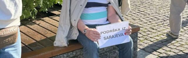 BICIKLISTIČKA FARSA BLOKADERA: Ima svih, a Srba nigde