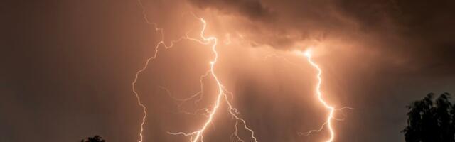 Kako preživeti udar groma? Ovo je PRVA STVAR koju morate da uradite