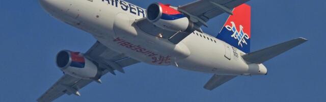 Avion Er Srbije iz Dubaija sleteo u Beograd