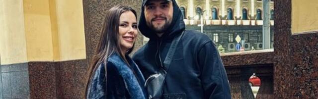 Bogdana Ražnatović u luksuznoj bundi od nerca pozirala s Veljkom u Rusiji: On je opisao sa samo dve reči