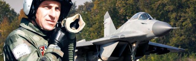 "Vidim ih, ali vide i oni mene! Imaju me!" Zavladao je tajac: Pilot Milenko Pavlović je svojim činom spasao i život mladom oficiru