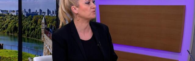 "RIDALA KAD SAM OSTALA BEZ FOTELJE" Srpska pevačica zavela oženjenog, postala magistar, uplovila u politiku pa udala se za 10 godina mlađeg oficira