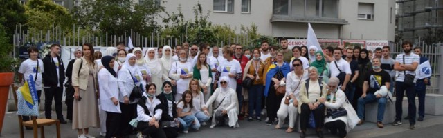U Parizu “Maršom mira” obilježena 26. godišnjica genocida u Srebrenici