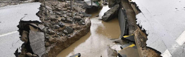 Poplave: Napukao još jedan most u Adranima