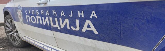 Prokupčanin udario pešaka, bežao od policije i oštetio i policijski auto