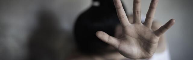 MAJKA TUKLA TRUDNU ĆERKU (14) TOLIKO JAKO DA JE POBACILA: Devojčica uzela mrtvu bebu, stavila je u kesu, pa otišla u policiju