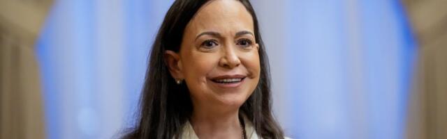 Filmski beg: Liderka opozicije zbrisala sa perikomu u ribarskom čamcu - Plovila više od 10 sati, pa direkt na privatan avion