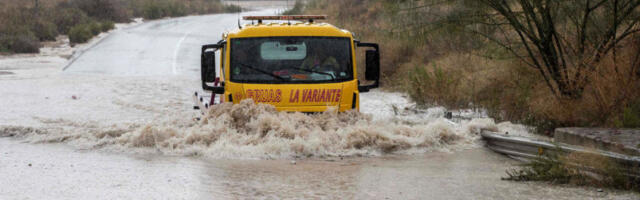 Каталонија: Једна жена погинула, деветоро теже повређено у олуји Нилс