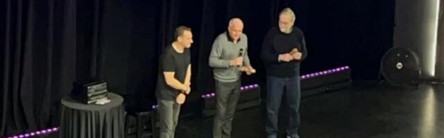 Bogdan Diklić i Željko Obradović uživali u Bešlagićevom nastupu: On im uručio svoju nagradu "Enisov najsmeh" (VIDEO)