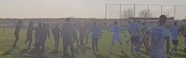 Nezapamćeni skandal na meču Srpske lige: Huligani utrčali na teren, prebili igrače i trenera domaćeg tima