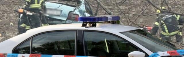 VOZAČ SLETEO S PUTA U REKU! Drama kod Šapca, spasioci na terenu