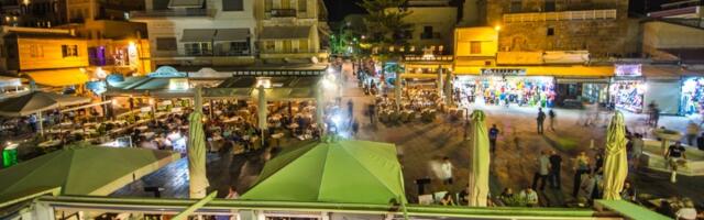 Džipom uleteo u baštu restorana! Više ljudi povređeno (VIDEO)
