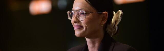 Snimak Mirke Vasiljević iz lifta: Ovo radi kad je niko ne gleda (VIDEO)