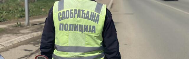 POLICIJA ZAUSTAVILA "MERCEDES", PA OTKRILI TAJNI BUNKER: Kada su zavirili unutra, vozaču momentalno stavili lisice - Vredi više od TRI MILIONA