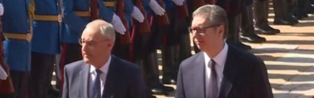 SVEČANI DOČEK ISPRED PALATE SRBIJA: Uz Gardu, himnu i crveni tepih sledi istorijska poseta - prva posle 18 godina!