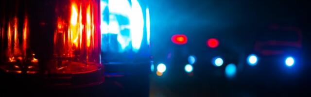 IZBO RODITELJE PA SE BACIO SA BALKONA! Pre toga, automobilom sleteo sa četvrtog sprata parkinga na aerodromu i pobegao!