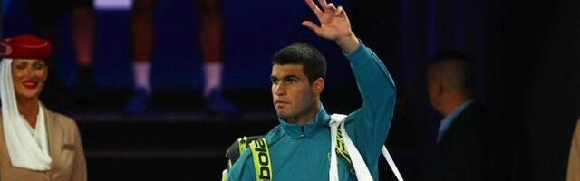 Šok na "Rod Lejver" areni! Alkaraz izašao iz tunela i pokazao tri prsta! Niko nije mogao da veruje (FOTO)